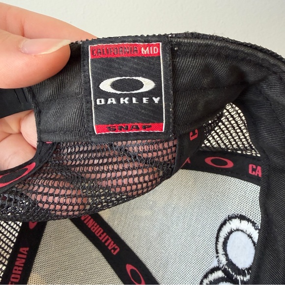 Oakley Green Camo Cap with Black Mesh Mens hat - Picture 5 of 7